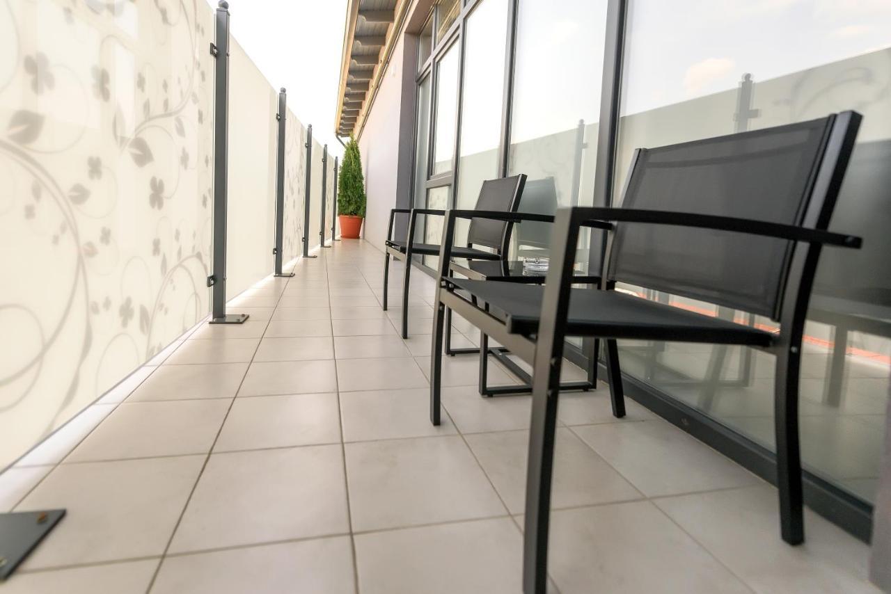 Готель Stark Hotel Оргіїв